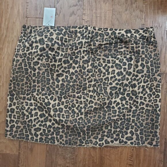 good American Leopard Print Raw Edge Mini Skirt 24 PLUS SIZE new - Picture 3 of 5